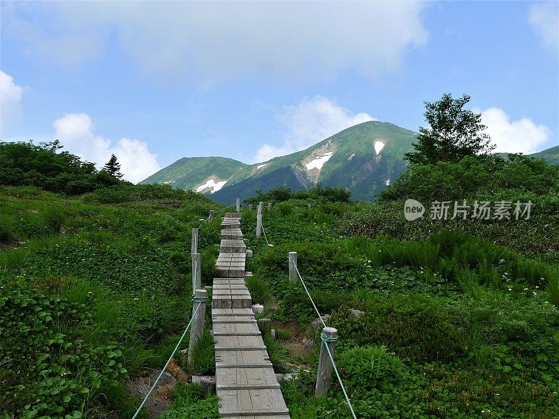 Mount Hiuchi in Niigata, Japan (百名山)